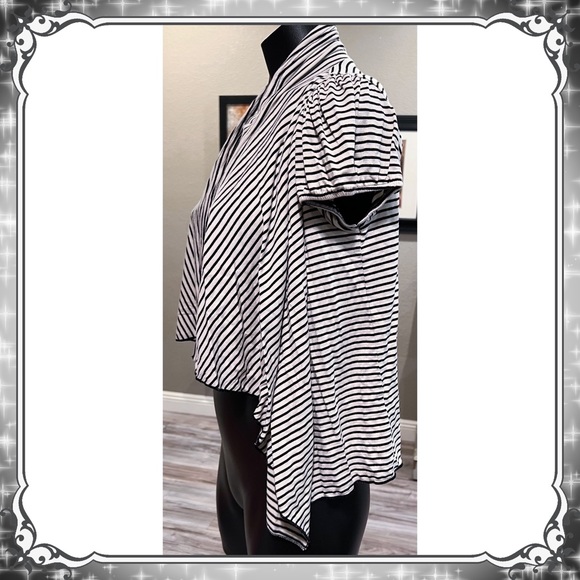 Black White Striped Crop Cardigan Shrug Buckle Free Waterfall Kimono Bke People - Picture 5 of 7